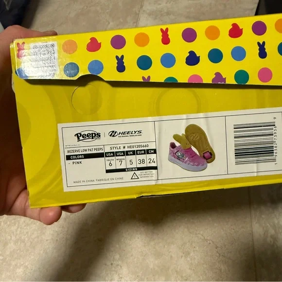 Heelys

Rezerve Low Peeps kids sneakers youth 6 brand new in box - Picture 9 of 9